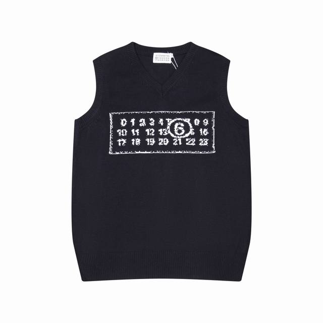 Mm6马吉拉mm6Logo提花v领背心毛衣 颜色：白色 黑色 码数：S M L Xl Xxl