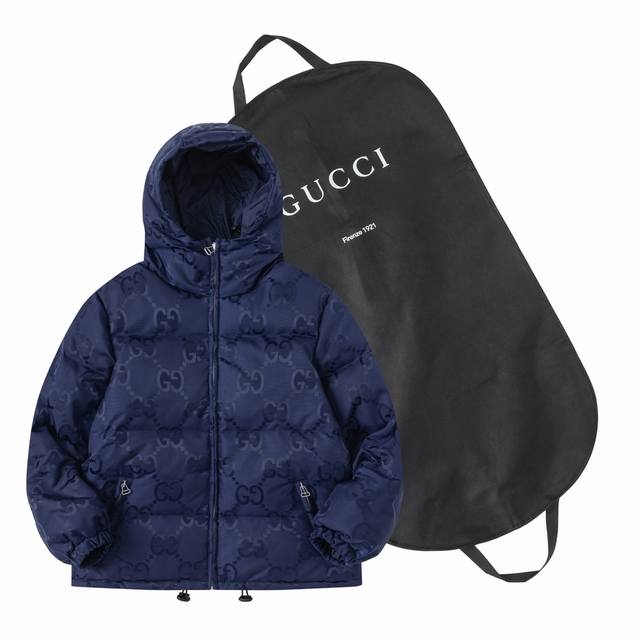 配防尘袋 Gucci 古驰新款字母提花羽绒老花满印羽绒 原版买手购入，定织定染坯布定位印花，五金独立开模，内里填充正品一致进口专用鹅绒棉，轻薄、手感细腻、柔软、