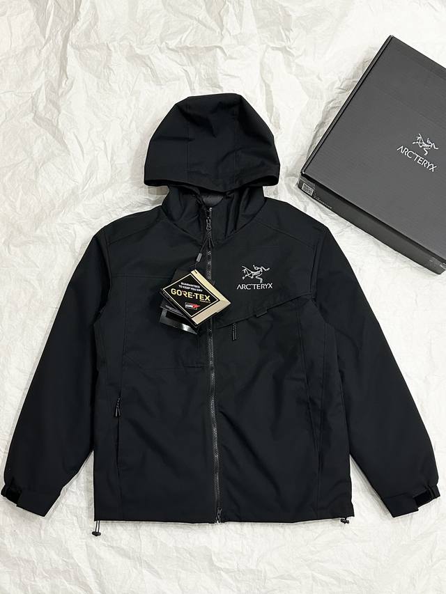 男女同款 二合一高品质 Arcteryx 始祖鸟情侣款防风连帽保暖户外羽绒服！ 这款冬季羽绒服时尚保暖， 面料全部加拿大专供防水透气科技面料, 羽绒欧洲进口鸭绒