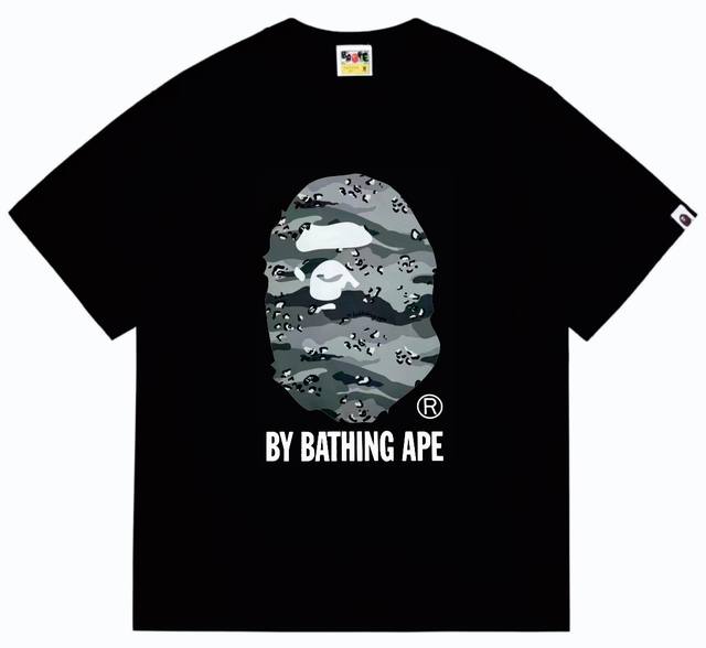 Sc242# 顶级版本 Bape 沙漠猿人头字母印花短袖t恤 采用260克优质高织纯棉面料 双纱精梳 质感柔软不起球 进口环保印花胶浆 图案鲜明立体 品质男女同