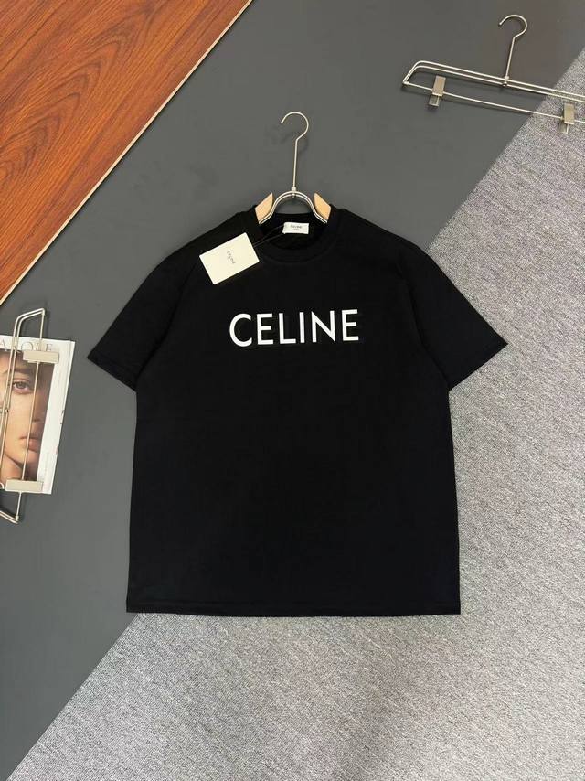 Celine* 赛琳* 春夏最新款圆领时尚短袖t恤，重克纯棉双纱纯棉面料！贴肤舒适，耐看又好穿，经典厚板工艺logo设计，原厂工艺一丝不苟，休闲百搭必备款 码数