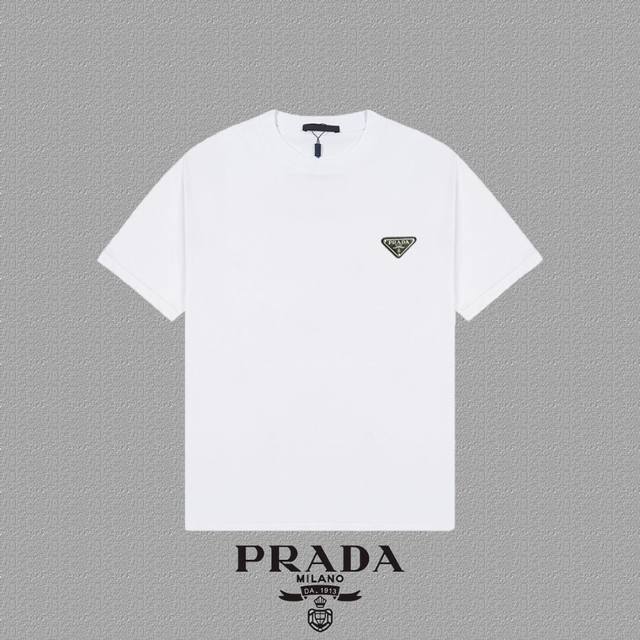 Prada 普拉达] 2024Fw短袖t恤 金属倒三角字母logo印花 高端32S双纱260克面料 重磅面料 定制拉架罗纹同缸同染 三标齐全 男女同款 颜色：黑