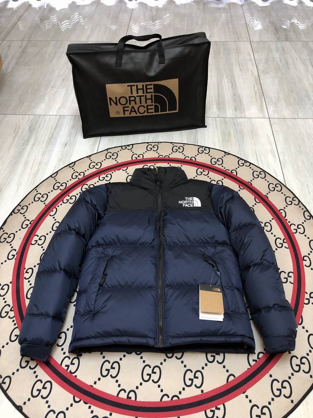 顶级原版北面 The North Face1996 款 顶级原版复刻版本就是指目前国内最高版本 没有之一 T厂出品必是精品 匠心做一件放到专柜就是zp的衣服 面