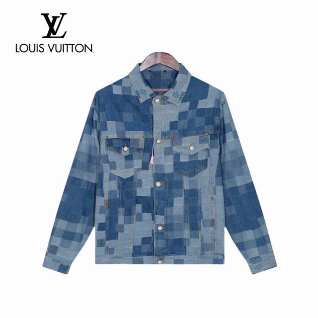 高克重复刻版本 颜色：牛仔蓝 尺码：M-2Xl 上新 Louis Vuitton丨路易威登 24Fw 马赛克棋盘格模糊牛仔夹克外套- 这款出自春夏秀场的出色牛仔