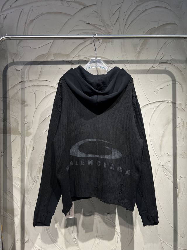 Balenciaga新款巴黎世家24Ss秋冬系列新款毛衣拼卫衣外套420G毛圈高克重外套 重磅做工整件总量去到3.4斤 垂感十足手工磨破割破工艺做旧废土风格 宽