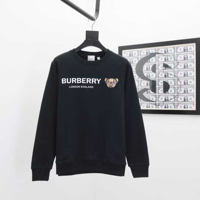 Burberry 巴宝莉 24Ss新款潮流经典卫衣，精致裁剪，高品质工艺！采用定织定染纯棉面料420克左右纯棉卫衣面料！图案进口数码印花工艺，耐穿耐洗久穿不变型