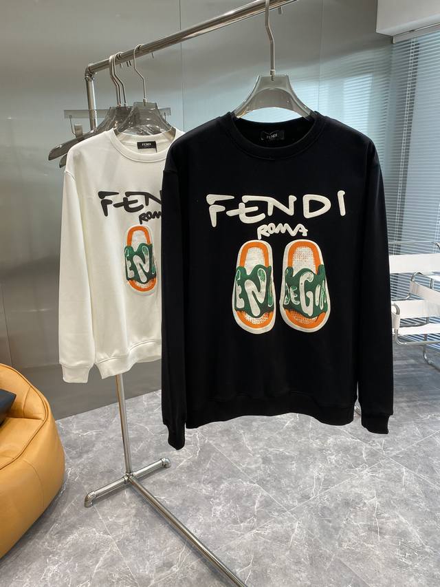 Fendi 芬迪 24Ss新款潮流经典卫衣，精致裁剪，高品质工艺！采用定织定染纯棉面料420克左右纯棉卫衣面料！图案进口数码印花工艺，耐穿耐洗久穿不变型，微阔百