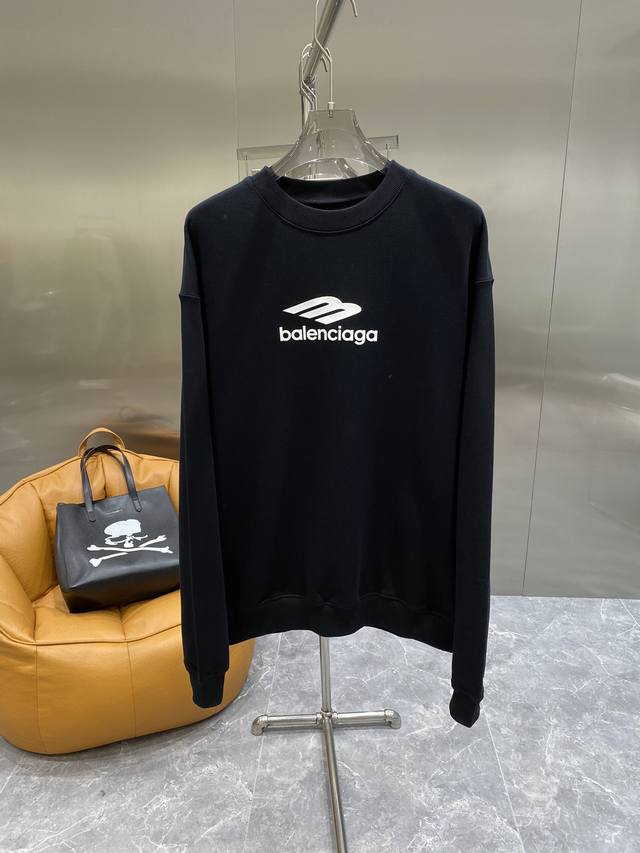 Balenciaga 巴黎世家 24Ss新款潮流经典卫衣，精致裁剪，高品质工艺！采用定织定染纯棉面料420克左右纯棉卫衣面料！图案进口数码印花工艺，耐穿耐洗久穿