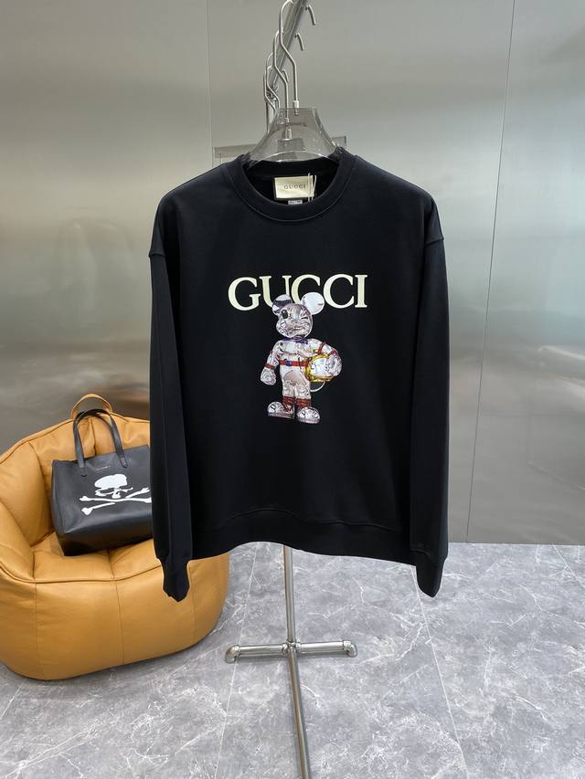 Gucci 古驰 24Ss新款潮流经典卫衣，精致裁剪，高品质工艺！采用定织定染纯棉面料420克左右纯棉卫衣面料！图案进口数码印花工艺，耐穿耐洗久穿不变型，微阔百