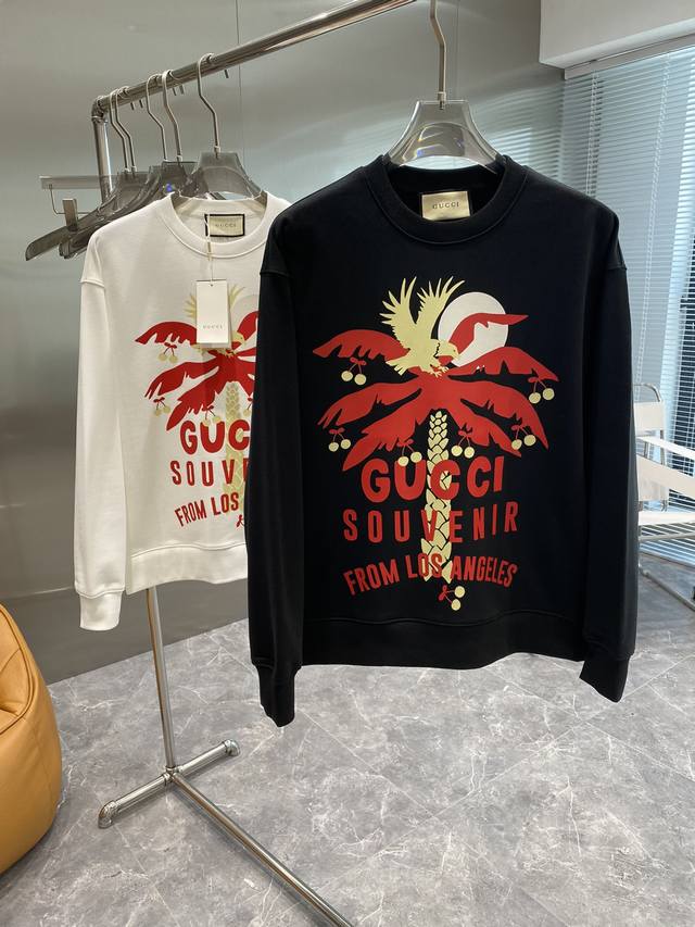 Gucci 古驰 24Ss新款潮流经典卫衣，精致裁剪，高品质工艺！采用定织定染纯棉面料420克左右纯棉卫衣面料！图案进口数码印花工艺，耐穿耐洗久穿不变型，微阔百