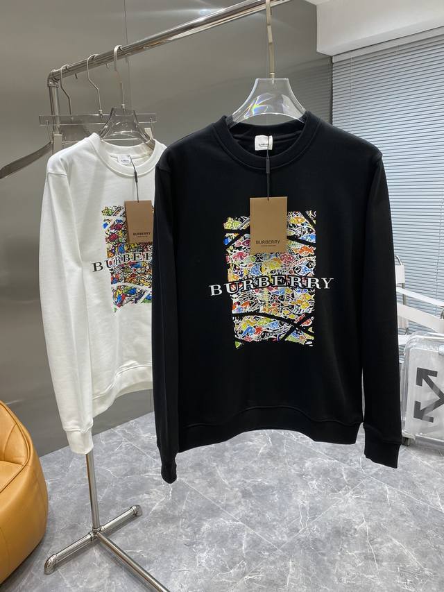 Burberry 巴宝莉 24Ss新款潮流经典卫衣，精致裁剪，高品质工艺！采用定织定染纯棉面料420克左右纯棉卫衣面料！图案进口数码印花工艺，耐穿耐洗久穿不变型