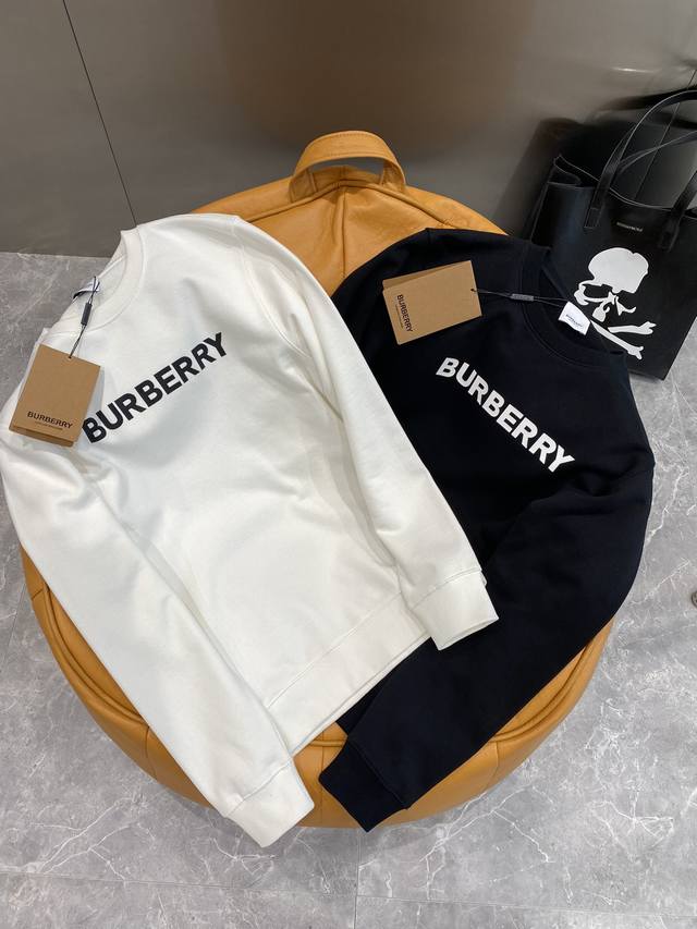 Burberry 巴宝莉 24Ss新款潮流经典卫衣，精致裁剪，高品质工艺！采用定织定染纯棉面料420克左右纯棉卫衣面料！图案进口数码印花工艺，耐穿耐洗久穿不变型