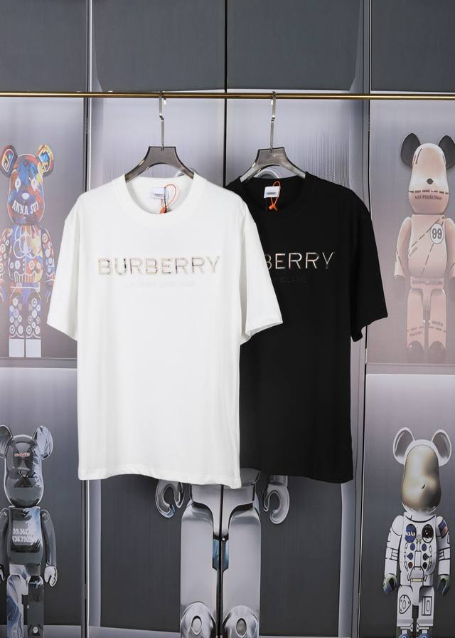 Burberry巴宝莉2024Ss.英文刺绣标志短袖.原版开模，高品质重磅双纱280G32支滑爽纯棉洗水手感，前片高端刺绣.内里加防护模，还原特殊工艺带来的潮流