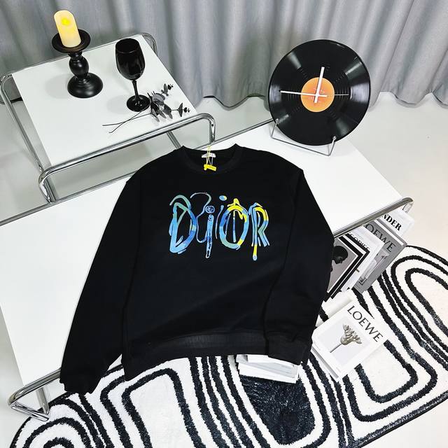 高端品质 Dior 2024Ss秋冬装 新款系列 彩色涂鸦logo圆领卫衣 采用进口康丽数码直喷印花 定染高品质潮牌420G精密双股大毛圈面料 Os宽松落肩版型