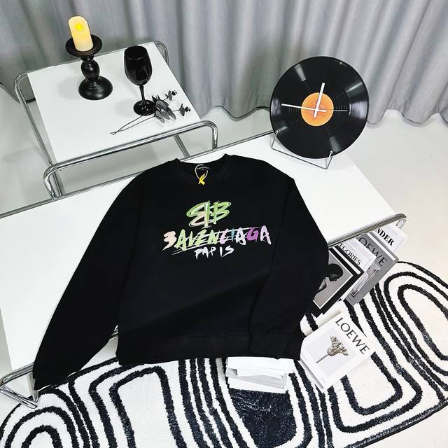 高端品质 Balenciaga 2024Ss秋冬装 新款系列 手绘图案 圆领卫衣 采用进口康丽数码直喷印花 定染高品质潮牌420G精密双股大毛圈面料 Os宽松落