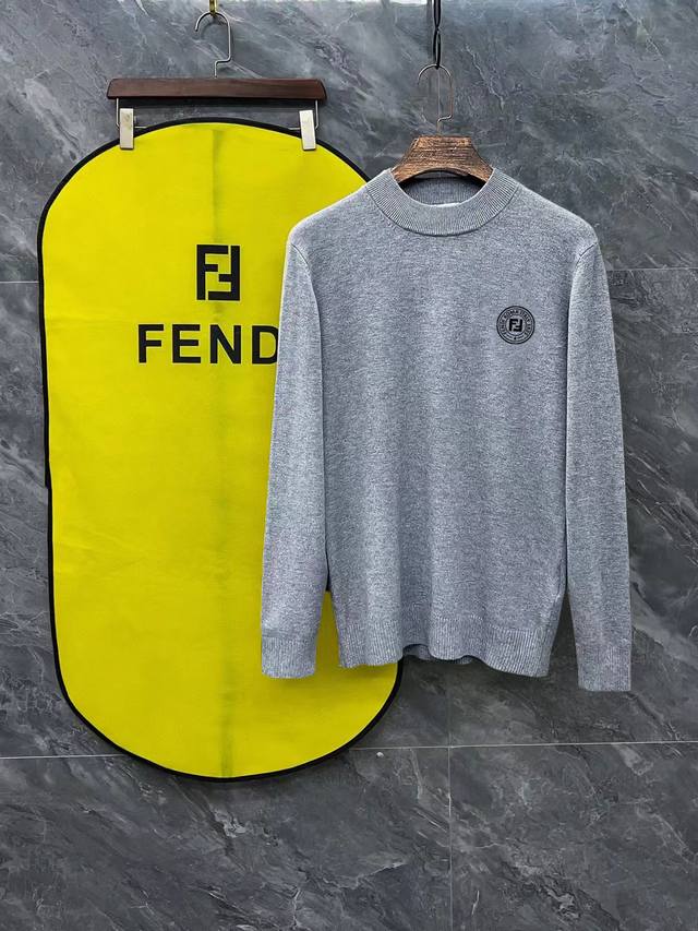 Fendi 芬迪3标齐全 徽标硅胶立体半高领毛衣 精品羊毛混纺毛衫 男女款高端定制臻品系列 隶属品牌高端主线 专利顶级纱线混纺 以创新来阐释常规款式 面料的配置