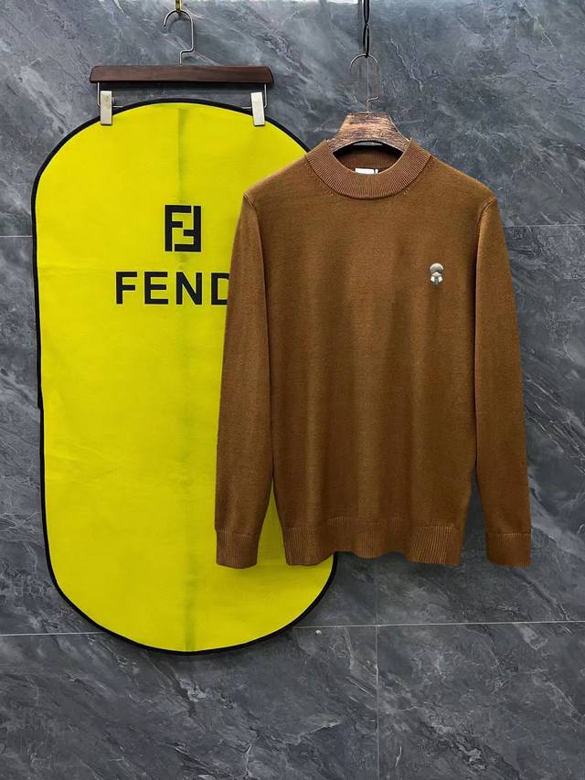 Fendi 芬迪3标齐全 徽标立体硅胶半高领毛衣 精品羊毛混纺毛衫 男女款高端定制臻品系列 隶属品牌高端主线 专利顶级纱线混纺 以创新来阐释常规款式 面料的配置