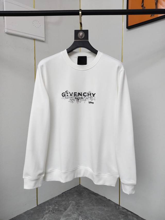 Givenchy 纪梵希 24Ss新款潮流经典卫衣，精致裁剪，高品质工艺！采用定织定染纯棉面料420克左右纯棉卫衣面料！图案进口数码印花工艺，耐穿耐洗久穿不变型