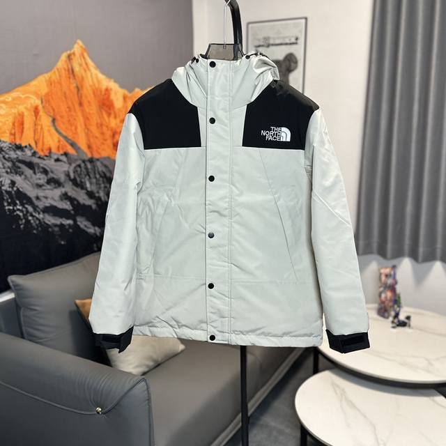 The North Face 北面 1990冲锋羽绒服-石墨灰 面料高透层压织物gore-Tex仿水透气，防水为国际iso标准90 Iso4 级别达到荷叶水珠滚