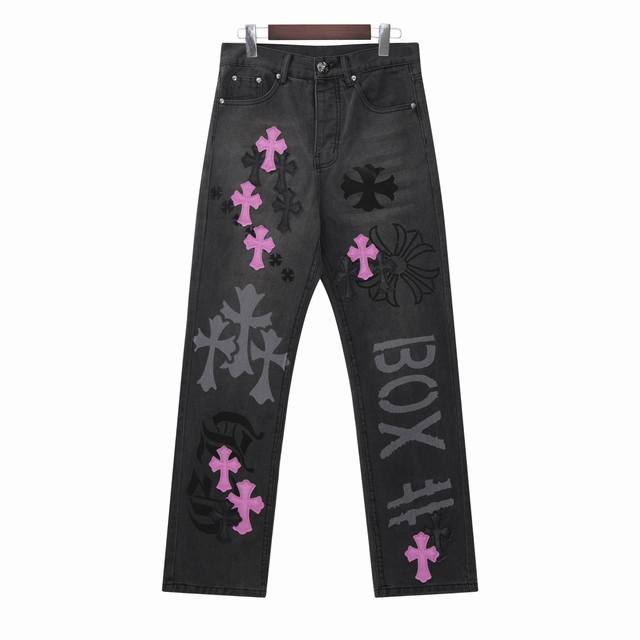 高端］ 上新 Chrome Hearts ｜24Ss Ch克罗心定制喷绘拼紫皮限量版牛仔裤- 克罗心里面颜色最能打的裤子啦啦啦 采用珠帆布面料，重工水洗使面料上