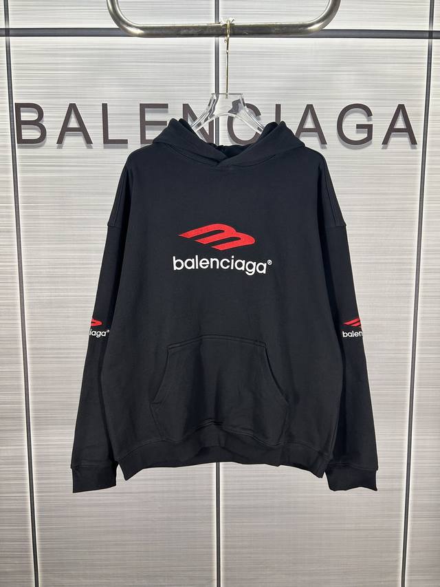 Balenci*Ga 巴黎.2024新款.M标logo字母刺绣连帽卫衣！砖柜同步.面料采用巴黎zp定织定染纯棉面料.螺纹釆用定染无色差。采用进口田岛机绣高密度绣