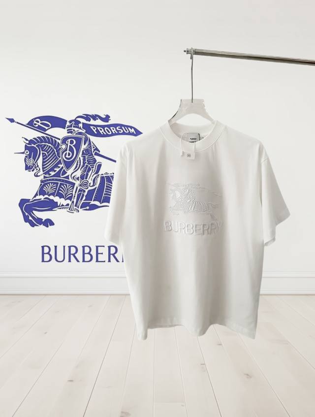 高版本] Burberry 巴宝莉 新款战马骑士字母刺绣标志和后幅绣出英文cogo 25Ss春夏男女同款纯棉宽松圆领短袖t恤 客供32支280G全棉面料 柔软细