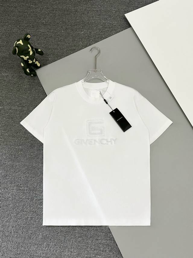 高版本] Givenchy *纪梵希 *25Ss新款百搭短袖t恤男女同款！胸前品牌大g和logo字母采用牙刷绣独特设计！后幅有刺绣四g Logo 加上紧密纺纱工