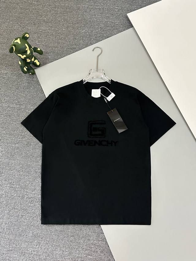 高版本] Givenchy *纪梵希 *25Ss新款百搭短袖t恤男女同款！胸前品牌大g和logo字母采用牙刷绣独特设计！后幅有刺绣四g Logo 加上紧密纺纱工