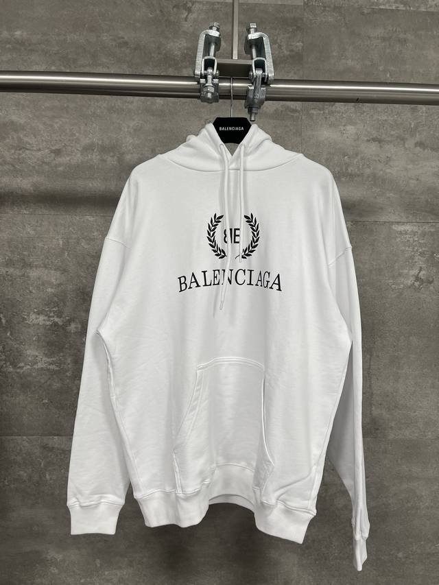 巴黎世家 Balenciaga 麦穗logo字母印花连体帽帽衫卫衣 白色 男女同款 尺码表：Xs. S. M. L 印花：印花材料采用安全环保无毒婴儿认证的材料