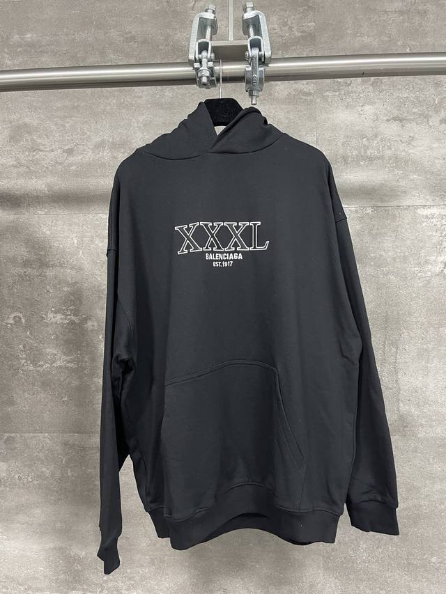 Balenciaga 巴黎世家 Xxxl字母刺绣logo3Xl连帽卫衣帽衫 黑色 男女同款 尺码：Xs. S. M. L 刺绣：直线挺直，曲线圆顺；针迹整齐，边