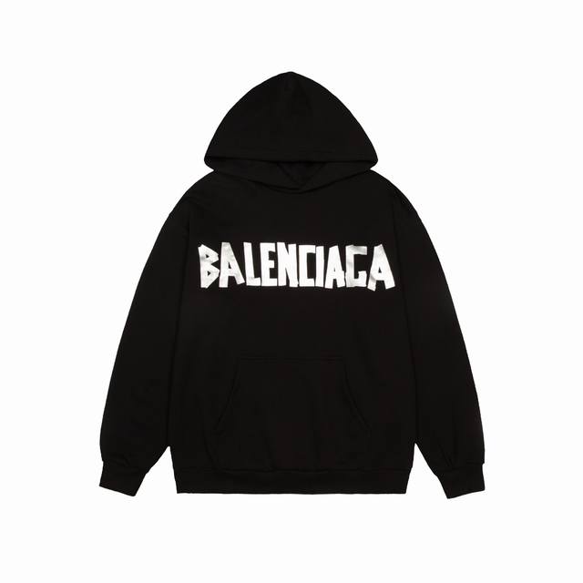 平铺细节图 Balenci*Ga巴黎 美纹胶带连帽卫衣 定制纯棉高克重面料 独家定织定染布料 质感柔软舒适 厚实 磨破工艺 前后巴黎英文字母logo，采用数码直