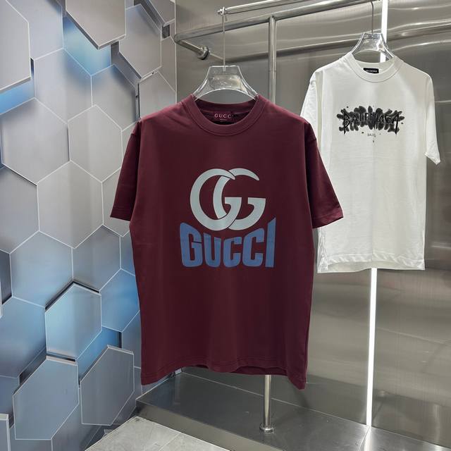 Gucci 2024秋冬新款320克短袖t恤 个性印花 男女同款宽松版 S M L Xl Xxl 五个码 黑色 杏色 栗红 咖色