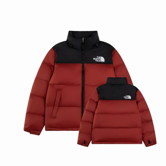 北面1996经典款 The North Face 的字面含义为山的最寒冷、最艰难一面。它也是the North Face 的产品能够发挥功能的地方。The No