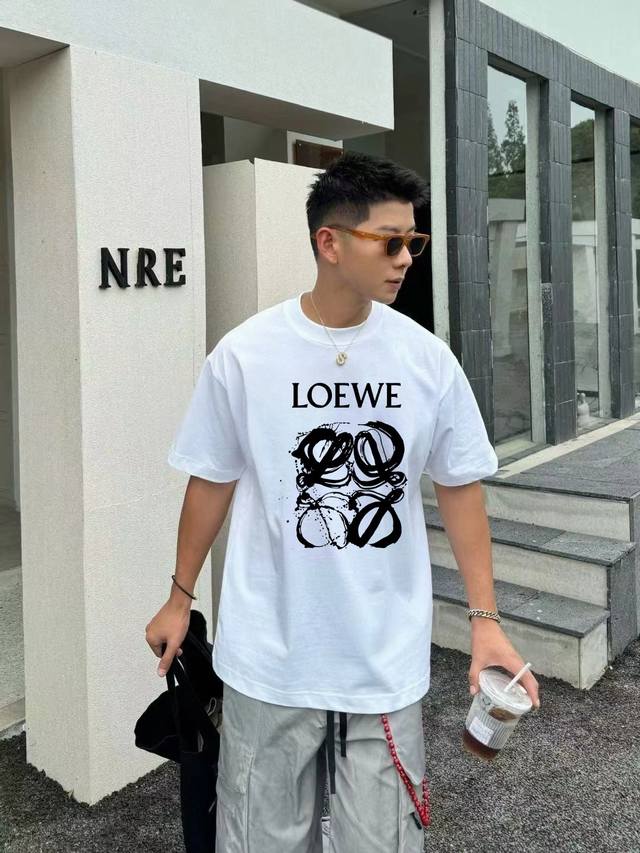 2025早春 罗意威loewe 面料:纯棉26支双纱 克重:330G 尺码：S M L Xl 2Xl 工艺:印花 版型:欧版 宽松 落肩 款式:男女同款 颜色: