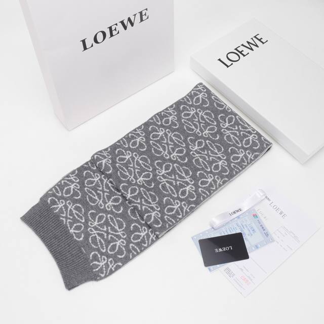 Loewe罗意威 23Fw Anagram 提花羊毛长围巾 羊毛材质。进口针织机器操作满印图案，全套包装。