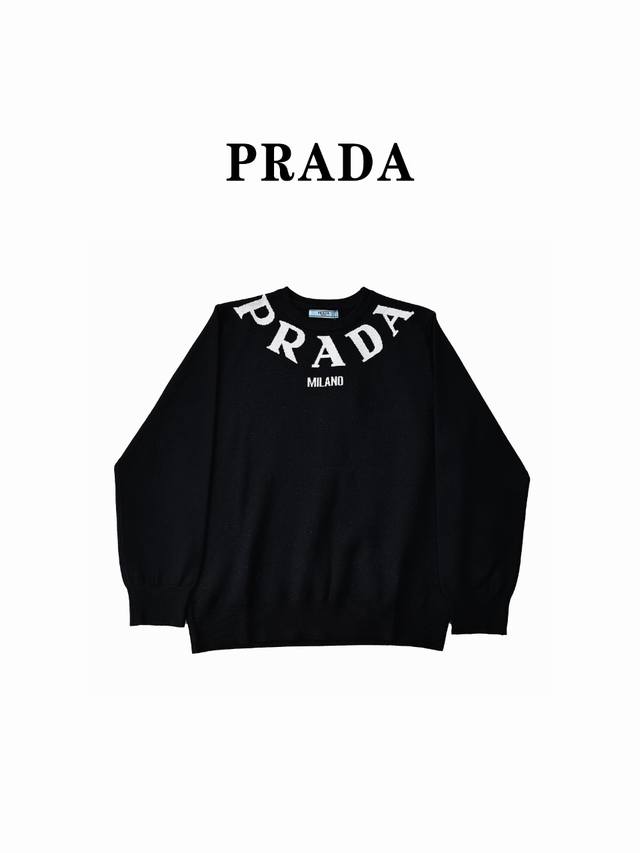 Prada 普拉达23Ss系列胸前项链字母围边立体提花毛衣 单品采用定染定纺纱线、购入原版打造 全套定制辅料 细节决定成败 重磅秋冬新款 单品克重高达800余克