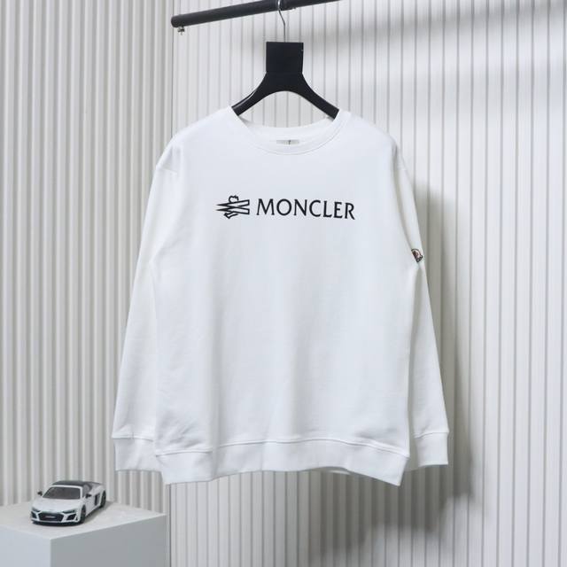 Moncler 蒙口 经典植绒字母logo圆领卫衣 420克重纯棉面料毛圈底定制32支2*2螺纹 成衣两遍水洗处理 面料舒适亲肤无异感 定制定染面料 纺织密度高