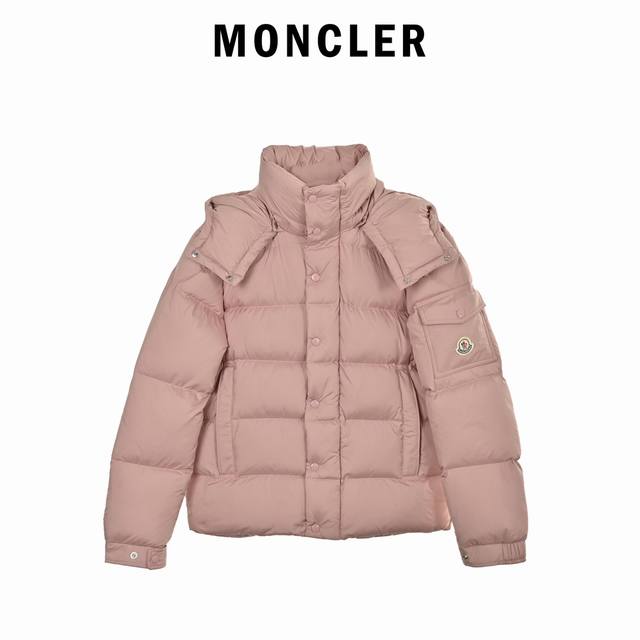 Moncler蒙口24Ss哑光雾面玛雅鹅绒羽绒服 这款vezere短款羽绒夹克是基础款保暖单品，彰显moncler的风格特色。Vezere羽绒夹克采用 Long