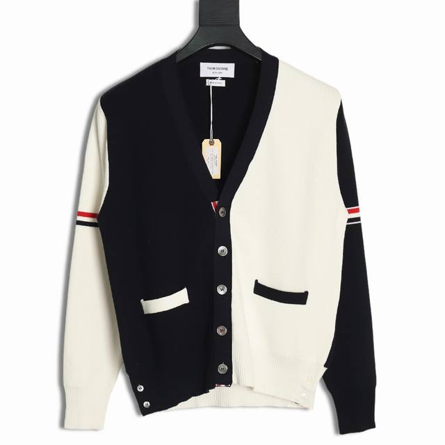 Thom Browne Tb 汤姆布朗 21Fw 双袖织带袖标开衫毛衣 本产品跟据原版采用100%长绒棉，使用四空工艺德国进口7.2超紧密度鼓波四平针法编制而成