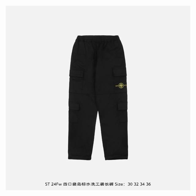 Stone Island 石头岛 24Fw 四口袋岛标水洗工装长裤 面料采用 克高密度碳素磨毛弹力斜纹全棉面料，成衣染色后再进行成衣水洗，工艺繁琐做旧效果一流，