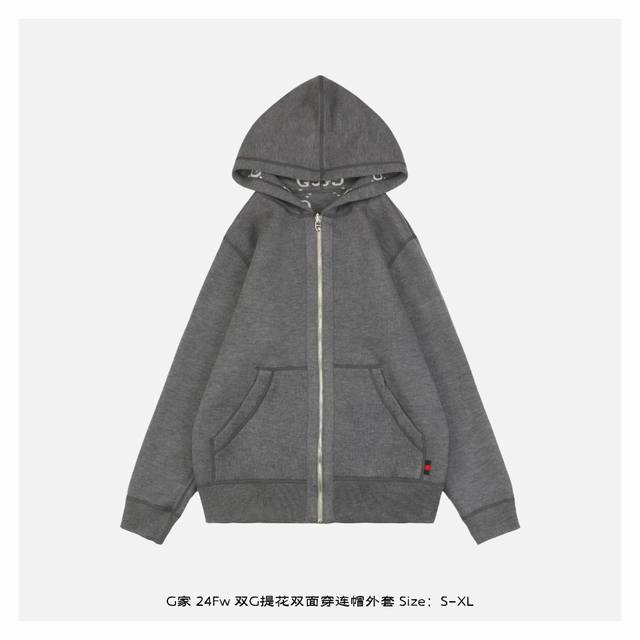 Gucci 古驰 24Fw 双g提花双面穿连帽外套-背面 超级厚实的一款外套，在经过水洗过软尺寸定型，手感非常棒，纱线颜色对原版染色，定做好纱线后然后全部加捻，