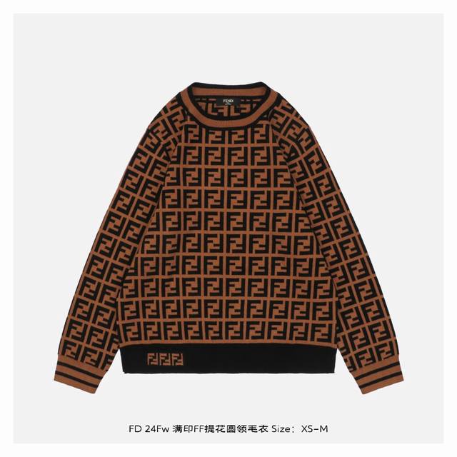 Fendi 芬迪 24Fw 满印ff提花圆领毛衣 采用混纺材质面料，柔顺保暖，抗起球性能好，采用进口无缝电脑横机全卷边编织，单件机编时间超过90分钟，胚身+成衣