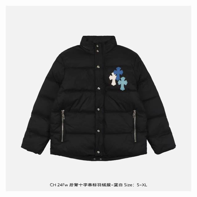 Chrome Hearts 克罗心 24Fw 后背十字串标羽绒服-蓝白 暗黑高街秋冬新款三组十字架龙脊羽绒外套，本季主打的三组十字花组合设计，将标志性的设计系数