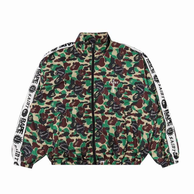 Bape × Saint Michael 24Fw 联名织带绿迷彩夹克外套 定织定染迷彩面料 定织织带 德国进口机织织带 颜色定染整体密度无误 定织定染 拥有较