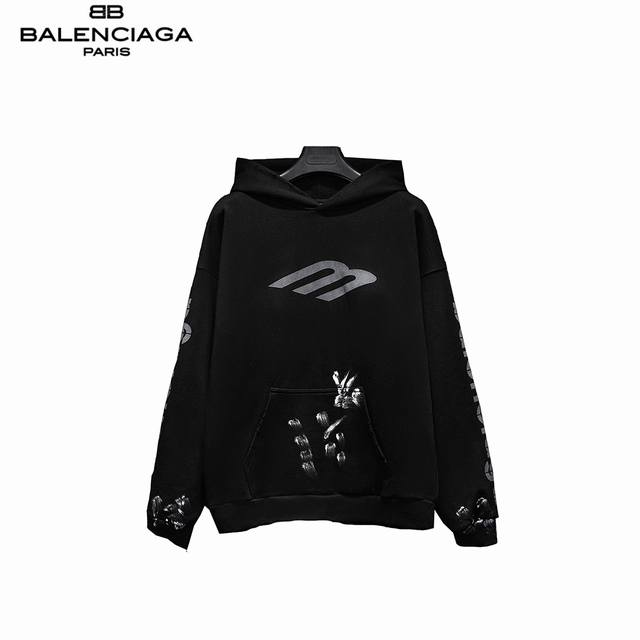 Balenciaga 巴黎世家 24Fw 做旧3M涂鸦连帽卫衣 定织定染420G毛圈棉，特殊定染泛蓝光面料，丝网菲林印花，左右手臂印花暗藏玄机，不仅镜像而且镂空