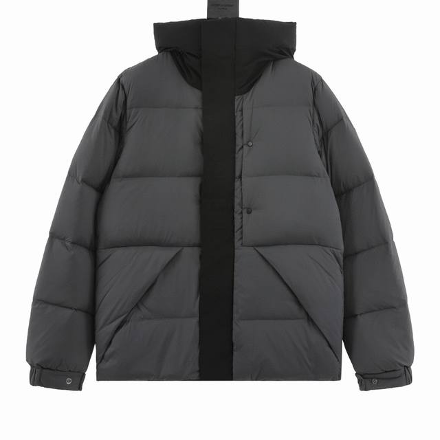 Moncler 蒙口门禁立体浮雕压花字母羽绒服 秋冬新款madeira. 黑武士 围脖连帽中長羽绒服 官网一衣难求 黑灰两色现货供应 95%鵝絨填充 Madei