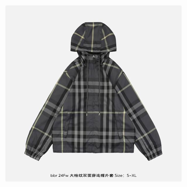 Burberry 博柏利 24Fw 大格纹双面穿连帽外套-正面 外层选用轻盈econyl 材质打造，轻盈舒适有质感，内里采用意大利精纺格纹棉质 混纺面料打造，每