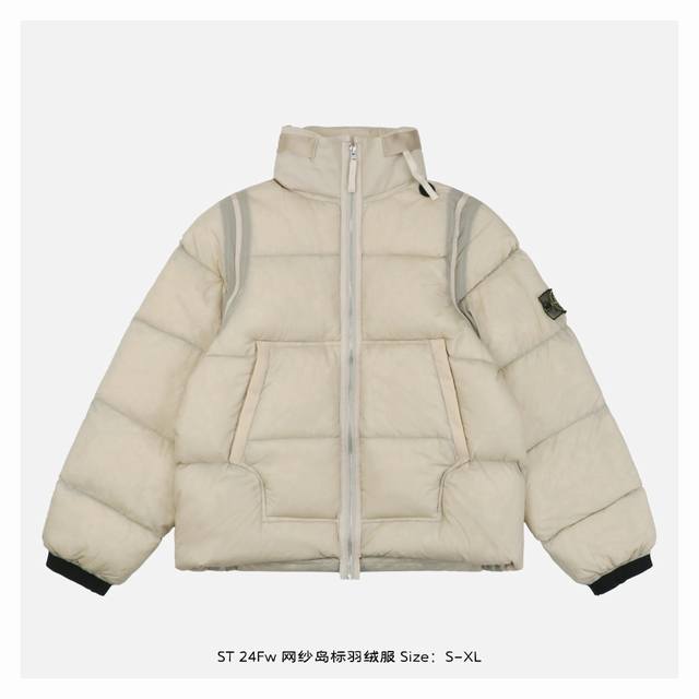 Stone Island 石头岛 24Fw 网纱岛标羽绒服 -90国标白鸭绒， 蓬松度，充绒量小码250G，大码270G面料订织400T消光尼丝纺，成分为100