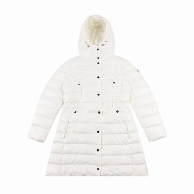 Moncler 蒙口 Hirma女士长款兜帽羽绒服外套 .白鸭绒填充,超轻面料. Hirma长款羽绒夹克采用longue Saison面料制成，是经典的女士设计