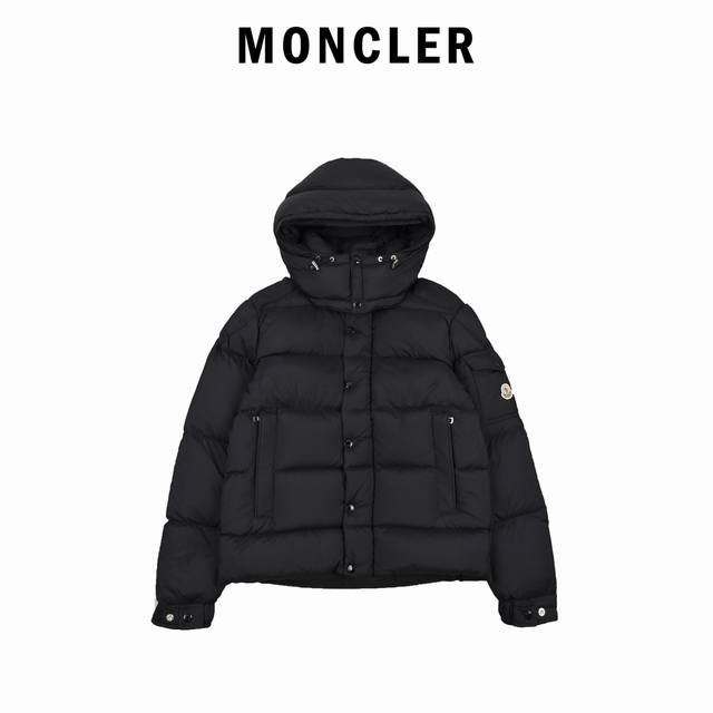 Moncler蒙口秋冬新品vezere’鹅绒羽绒服 男女同款 哑光雾面 这款vezere短款羽绒夹克是基础款保暖单品，彰显moncler的风格特色。Vezere